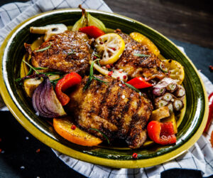 Barbecued chicken legs with vegetables